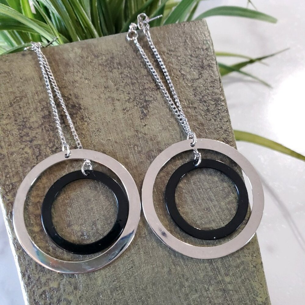 Silver Tone & Black Dangle Circle Earrings 💥3 for $12💥